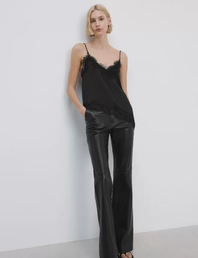 Ասիմետրիկ ժանյակավոր թոփ